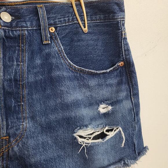 LEVI'S 501 Cut Off Denim Shorts Size Women's 31 - Picture 3 of 12
